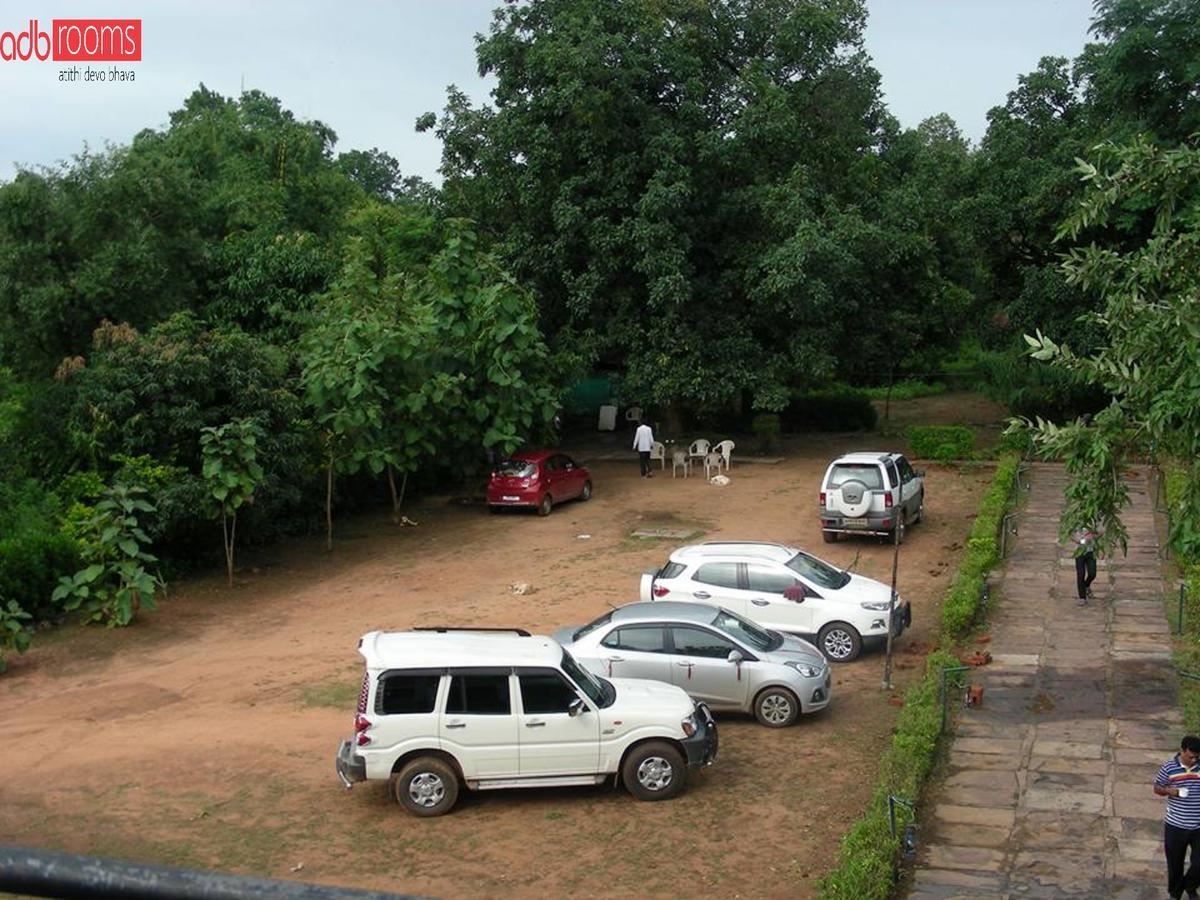 Adb Rooms Ashoka Resort Tāla Exterior foto